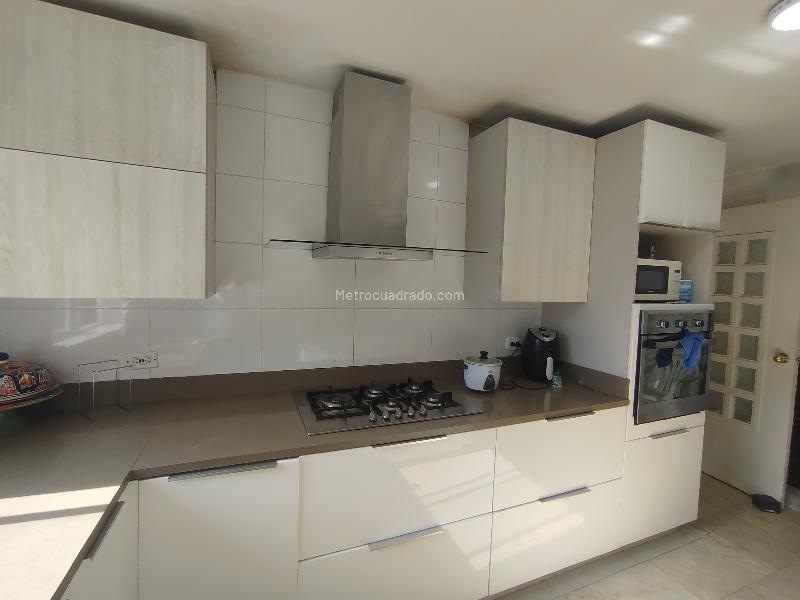 Spacious 4BR House in Las Palmas M - 9