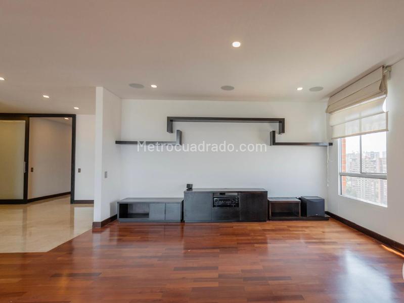 Spacious 3BR Apartment in La Calera - 4
