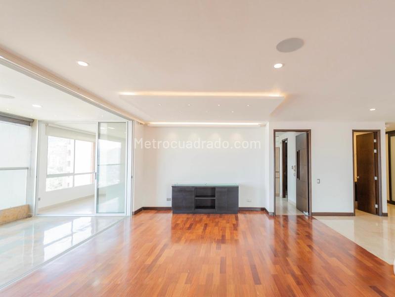 Spacious 3BR Apartment in La Calera - 5