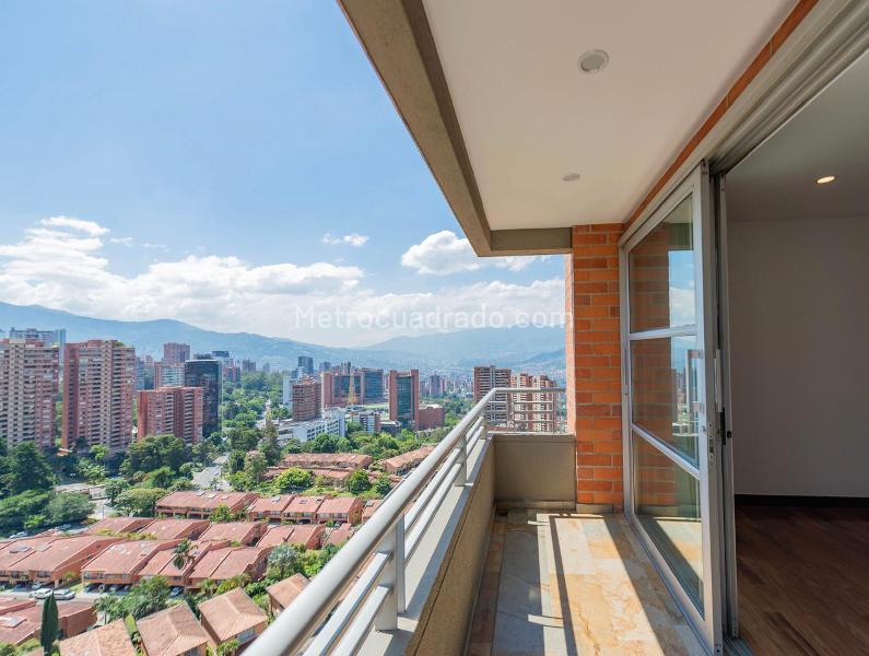 Spacious 3BR Apartment in La Calera - 9