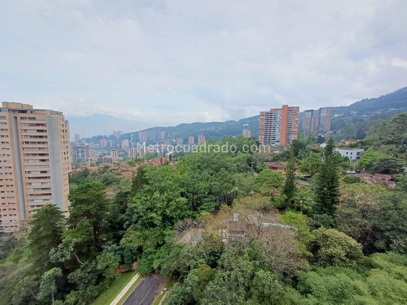 3BR Apartment for Rent in La Calera (El Poblado) with Amenities