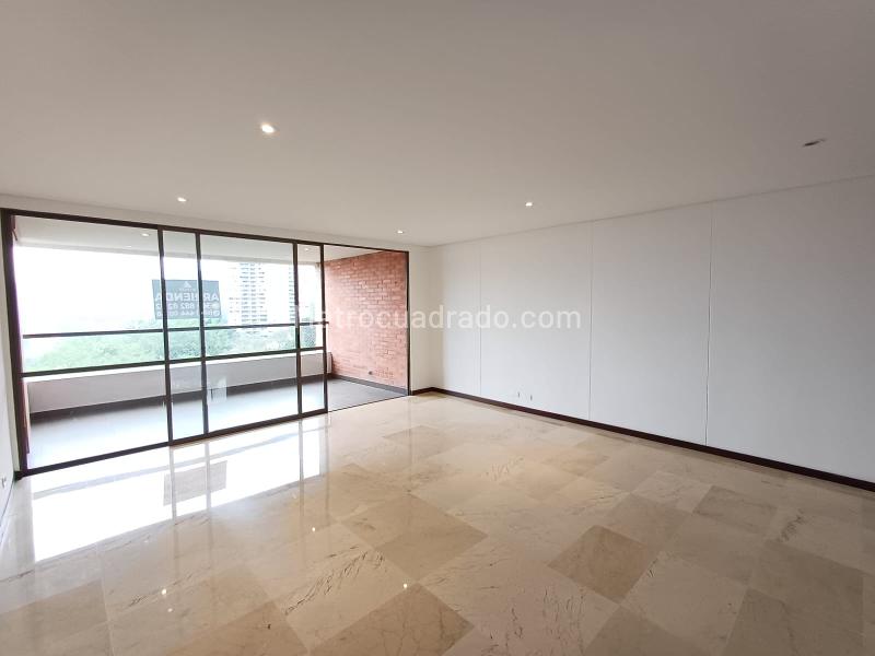 Apartamento de 3 Alcobas en La Calera (El Poblado) con Amenidades - 6