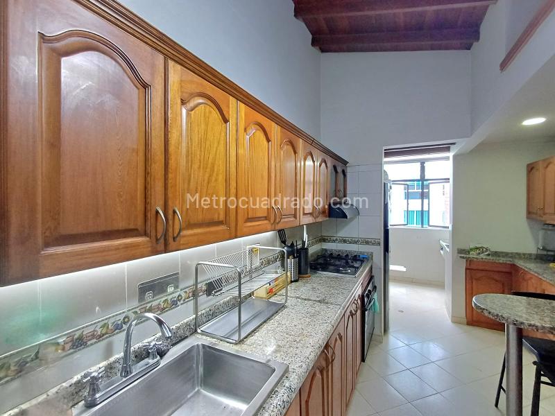 Apartamento de 3 Alcobas en La Frontera M, El Poblado - 3