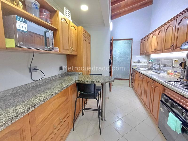 Apartamento de 3 Alcobas en La Frontera M, El Poblado - 4