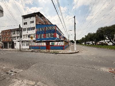Casa de 5 alcobas en venta en La Camelia, Bogotá, 450 m² · foto 3 de 20