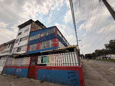 Casa de 5 alcobas en venta en La Camelia, Bogotá, 450 m² · foto 6 de 20