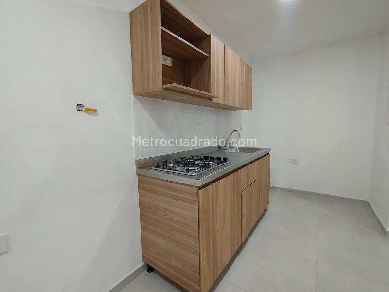 Casa Bifamiliar Comercial Versátil en Arriendo en Belén - 9