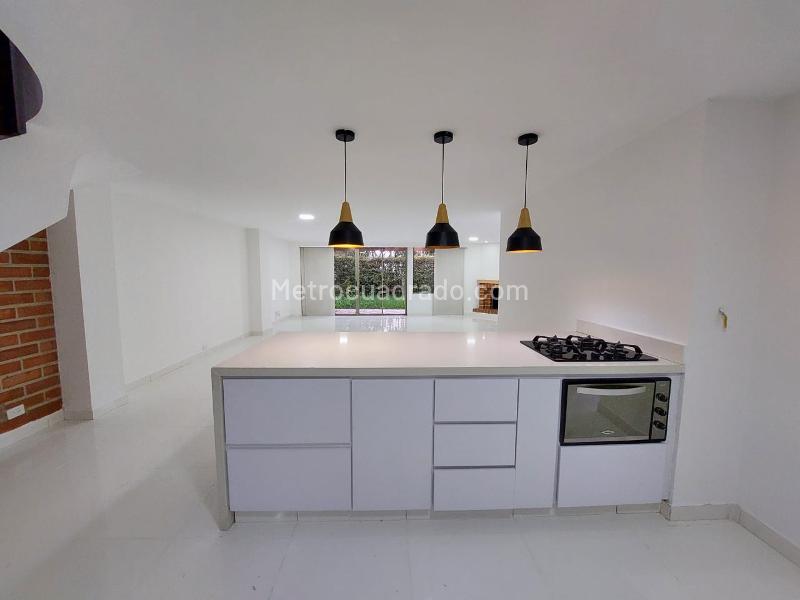 Espectacular Apartamento de 3 Alcobas en El Tesoro - 9