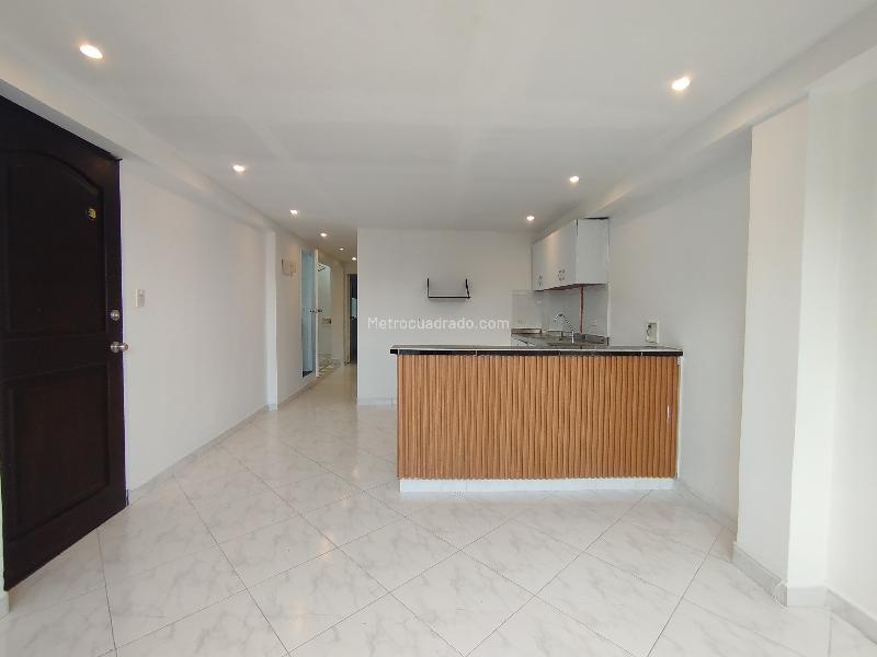 Apartamento Amplio de 2 Alcobas en Los González, El Poblado - 3