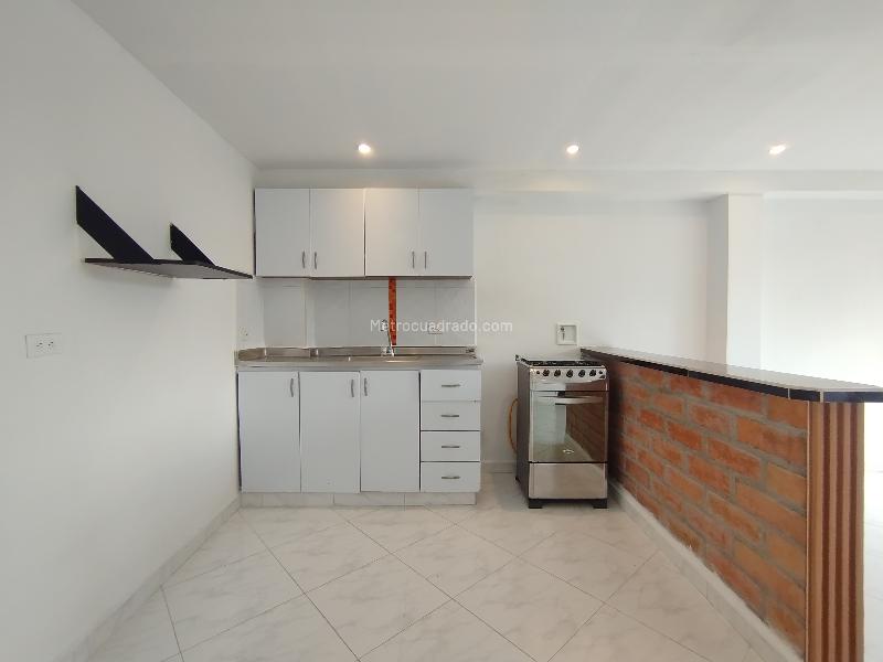 Apartamento Amplio de 2 Alcobas en Los González, El Poblado - 4