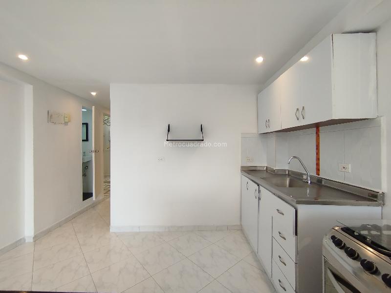 Apartamento Amplio de 2 Alcobas en Los González, El Poblado - 6