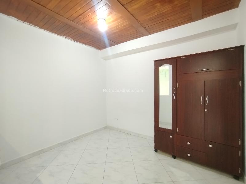 Apartamento Amplio de 2 Alcobas en Los González, El Poblado - 8