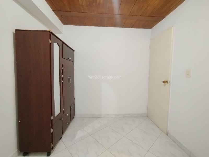 Apartamento Amplio de 2 Alcobas en Los González, El Poblado - 9
