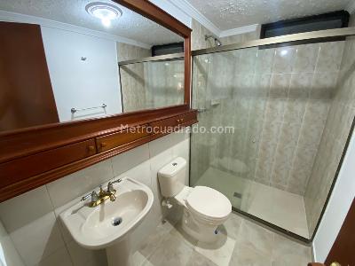Apartamento de 2 alcobas en arriendo en Virgen Del Carmen, Sabaneta, 94 m² · foto 11 de 17