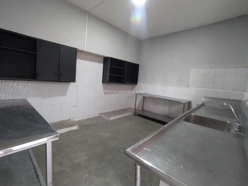 Cozy 4BR Commercial House in La Candelaria