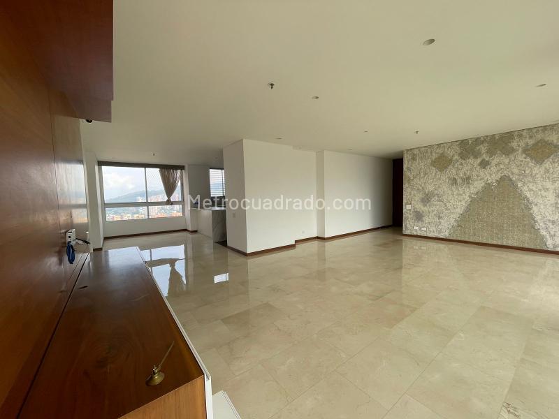 Furnished 4BR Apartment for Rent in La Calera, El Poblado - 3