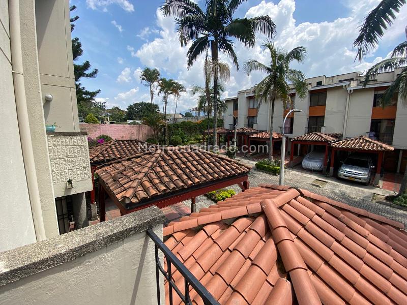 Beautiful 4BR House in Robledo - 2