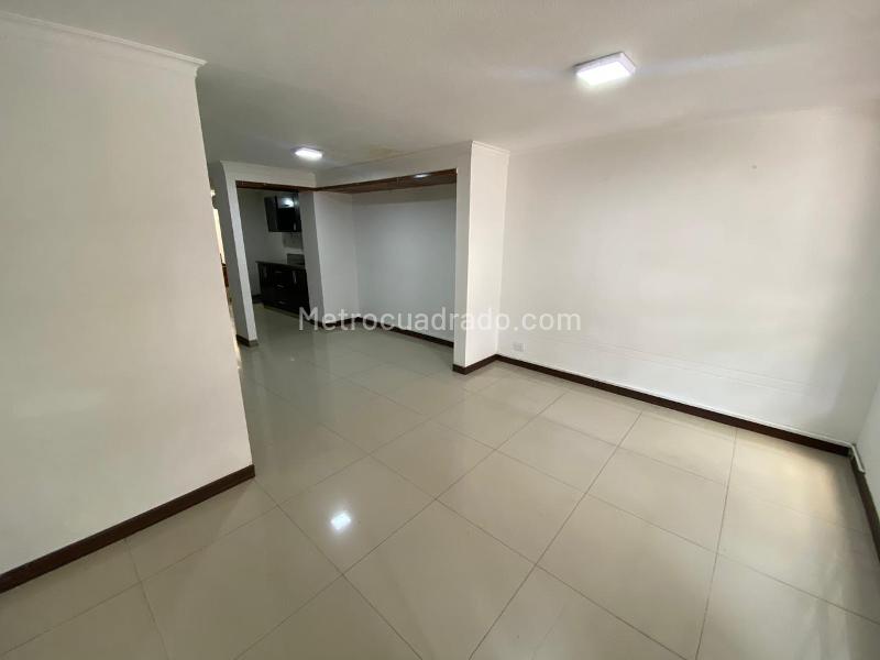 Beautiful 4BR House in Robledo - 7