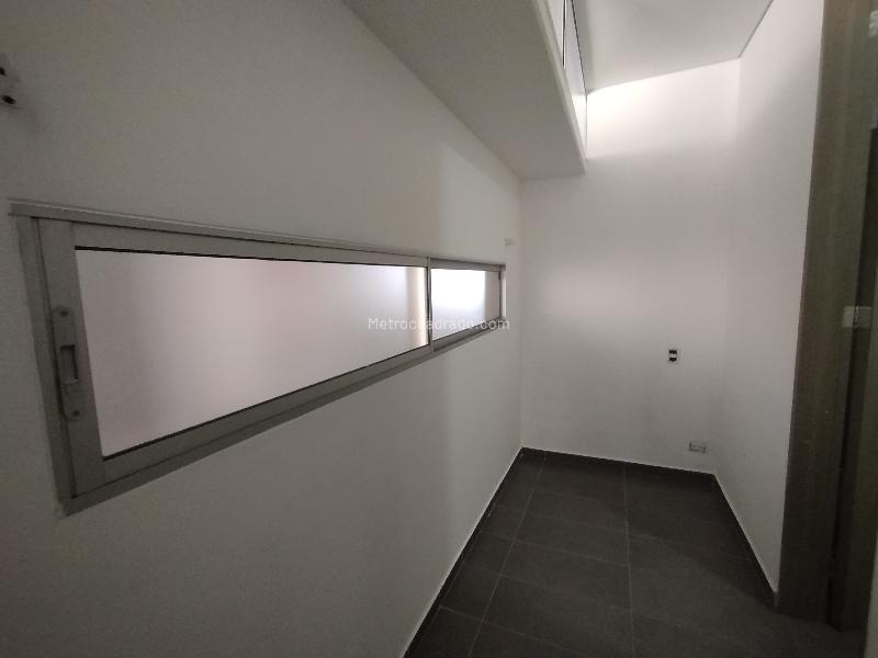 Spacious 2BR Apartment in Loma De Los Parras - 7