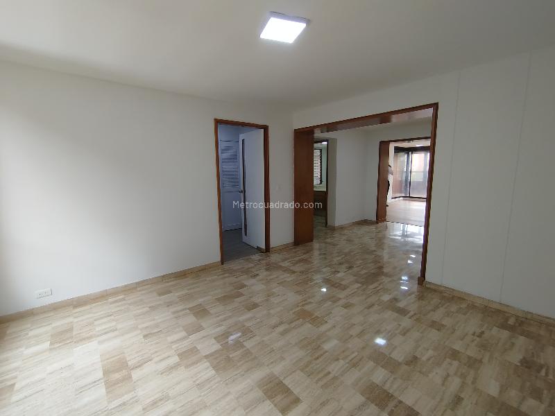 Apartamento de 3 Alcobas con 3 Baños en El Poblado, Transversal Superior - 5