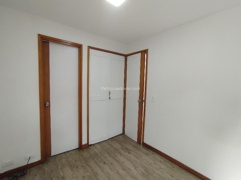 Apartamento de 3 Alcobas con 3 Baños en El Poblado, Transversal Superior - 8