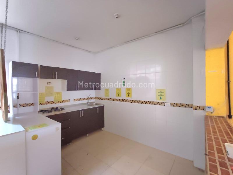 Casa comercial en Manila, El Poblado - 3