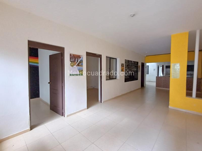 Casa comercial en Manila, El Poblado - 4