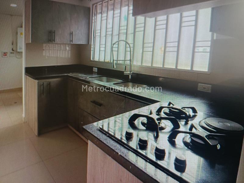 Casa Exclusiva de 4 Alcobas con Terrazas Privadas en Transversal Intermedia - 5
