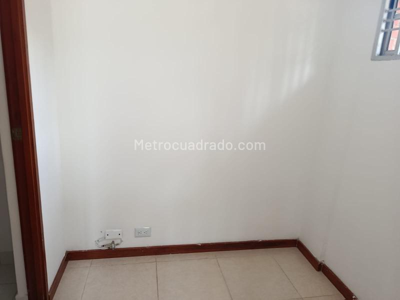 Casa Exclusiva de 4 Alcobas con Terrazas Privadas en Transversal Intermedia - 8