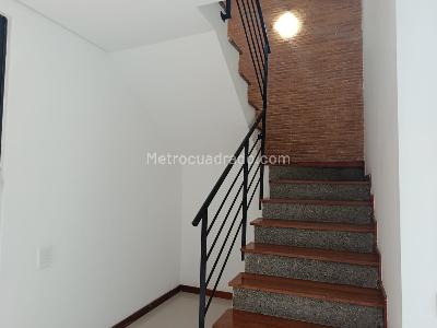 Casa de 4 alcobas en arriendo en Transversal Intermedia, Medellín, 255 m² · foto 10 de 20