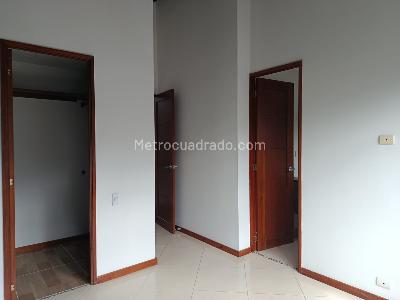 Casa de 4 alcobas en arriendo en Transversal Intermedia, Medellín, 255 m² · foto 17 de 20