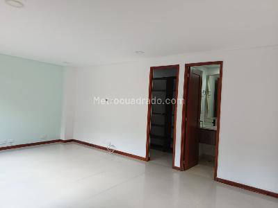 Casa de 4 alcobas en arriendo en Transversal Intermedia, Medellín, 255 m² · foto 18 de 20
