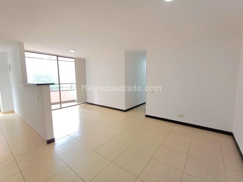 Modern 3BR Apartment with Amenities in Loma Del Indio - 6