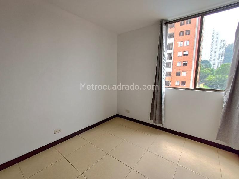 Modern 3BR Apartment with Amenities in Loma Del Indio - 9