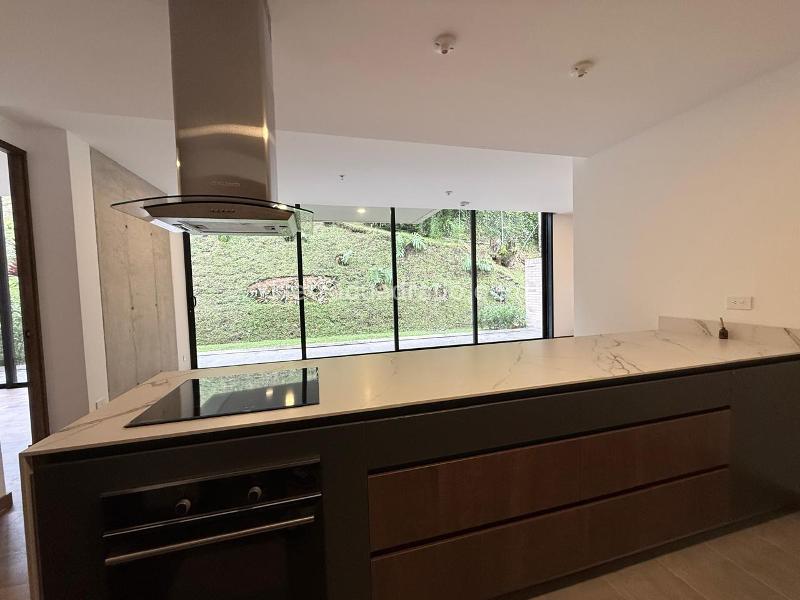 Brand-New 2BR Apartment with Terrace in El Retiro - 2