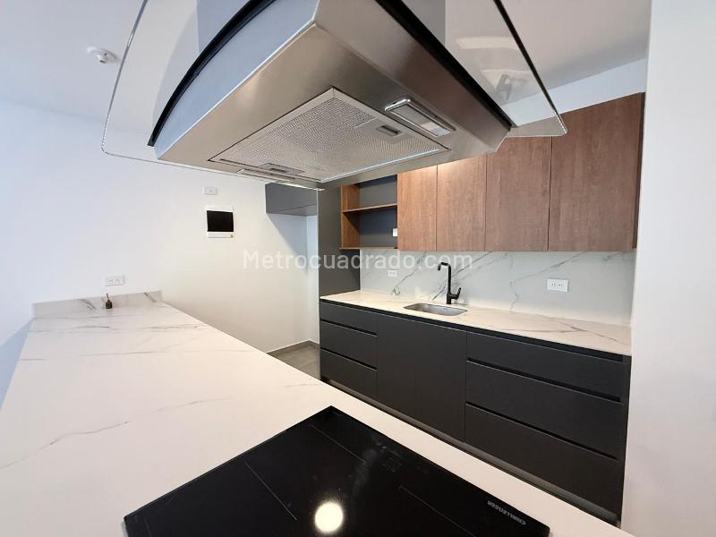 Brand-New 2BR Apartment with Terrace in El Retiro - 3