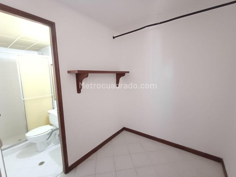 Apartamento Amplio de 3 Alcobas en Los Parra, El Poblado - 8