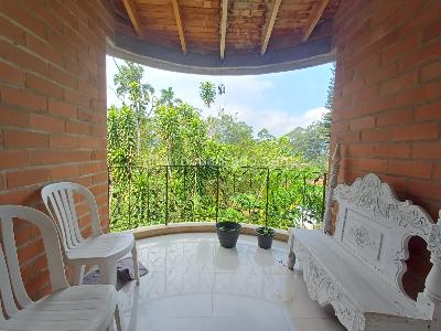 Casa de 4 alcobas en arriendo en Transversal Intermedia, Medellín, 200 m² · foto 2 de 20