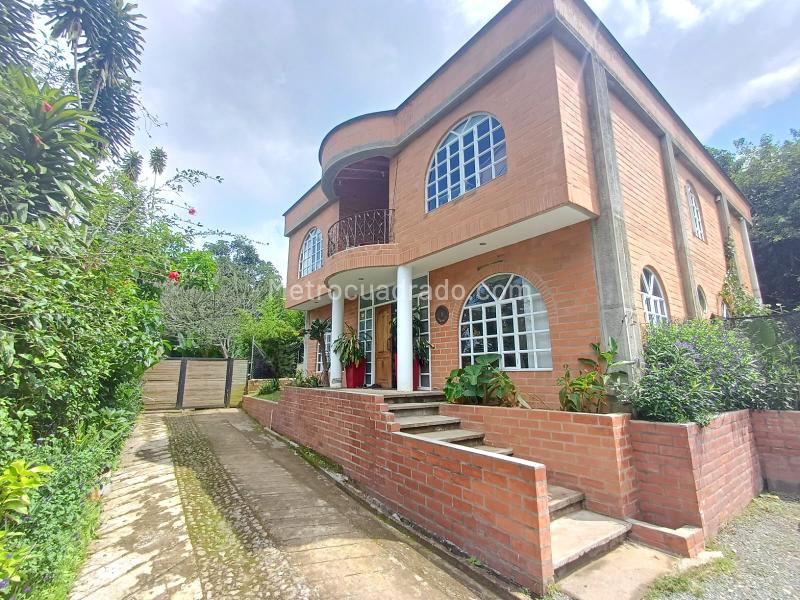 Casa versátil de 4 alcobas en Transversal Intermedia, El Poblado - 3