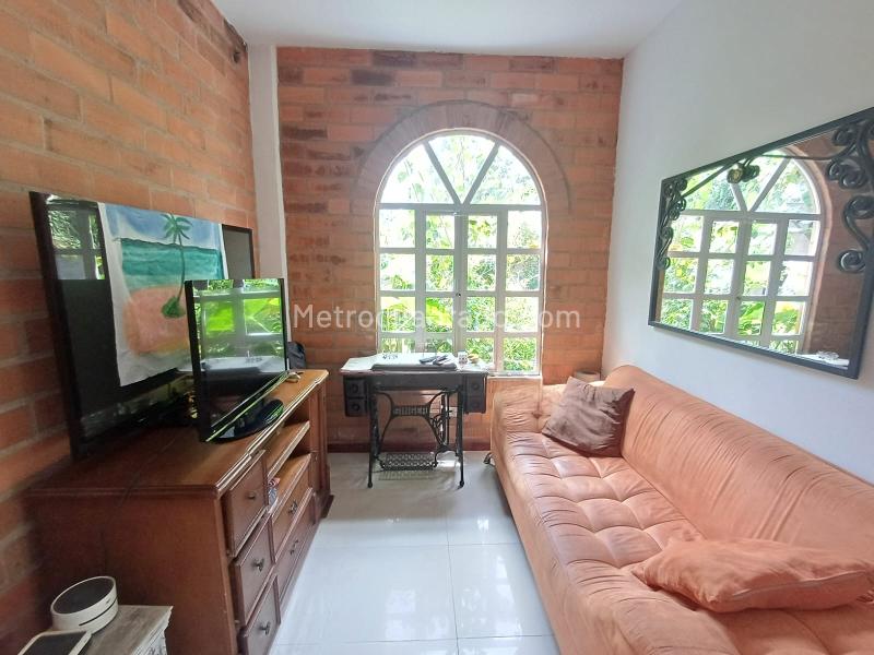 Casa versátil de 4 alcobas en Transversal Intermedia, El Poblado - 9