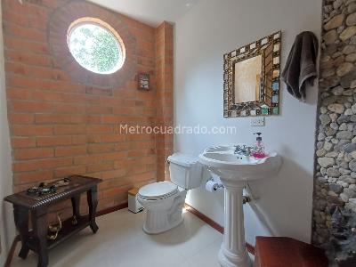 Casa de 4 alcobas en arriendo en Transversal Intermedia, Medellín, 200 m² · foto 12 de 20