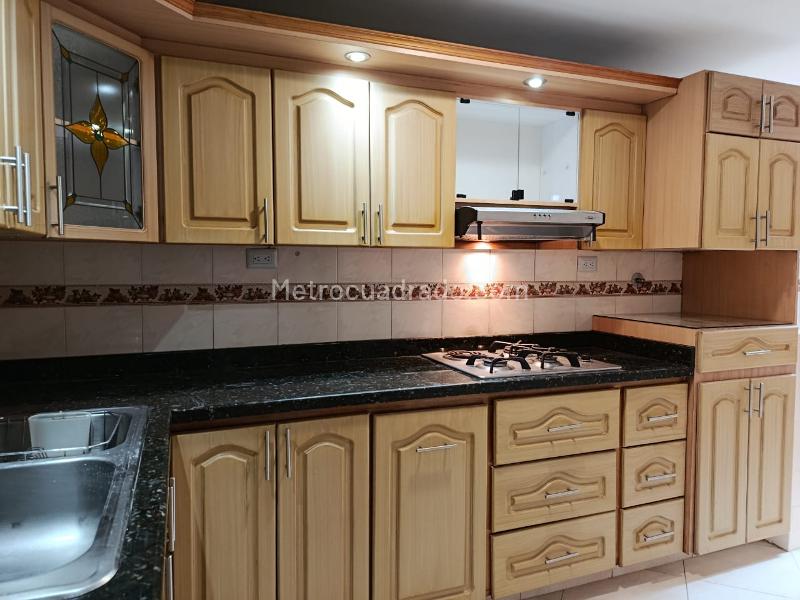 3BR House in Loma Benedictinos (200 m²)