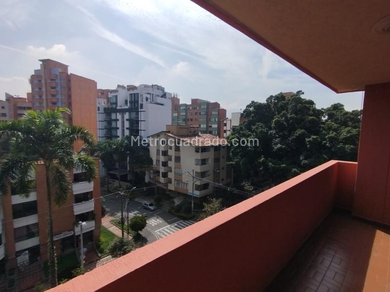 Spacious 4BR Apartment Near Segundo Parque in Laureles - 2
