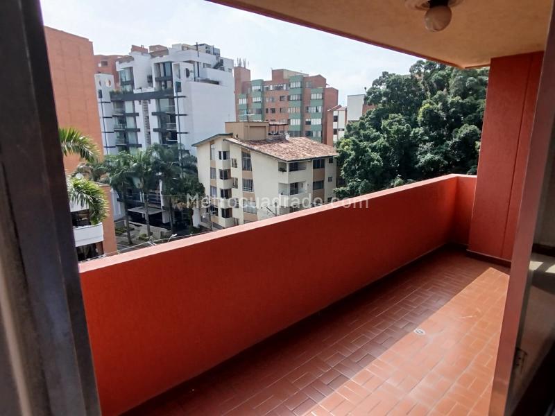 Spacious 4BR Apartment Near Segundo Parque in Laureles - 3
