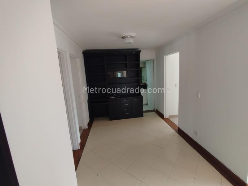 Spacious 4BR Apartment Near Segundo Parque in Laureles - 6