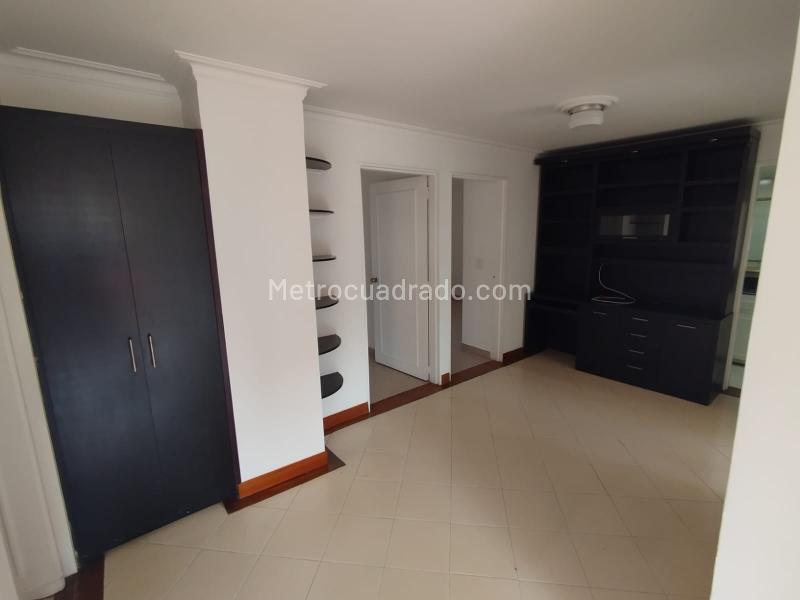 Spacious 4BR Apartment Near Segundo Parque in Laureles - 7
