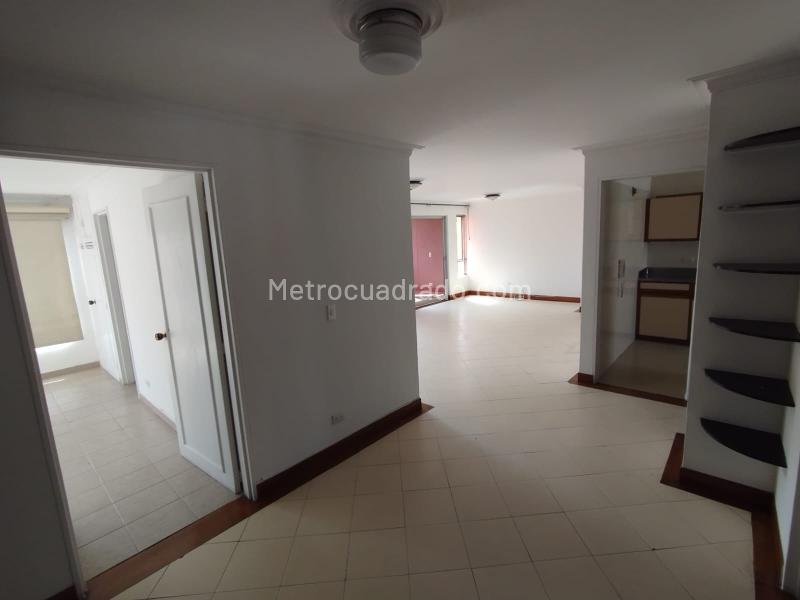 Spacious 4BR Apartment Near Segundo Parque in Laureles - 8