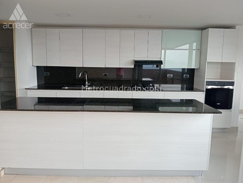 Spacious 3BR Apartment with Balconies in El Tesoro - 2