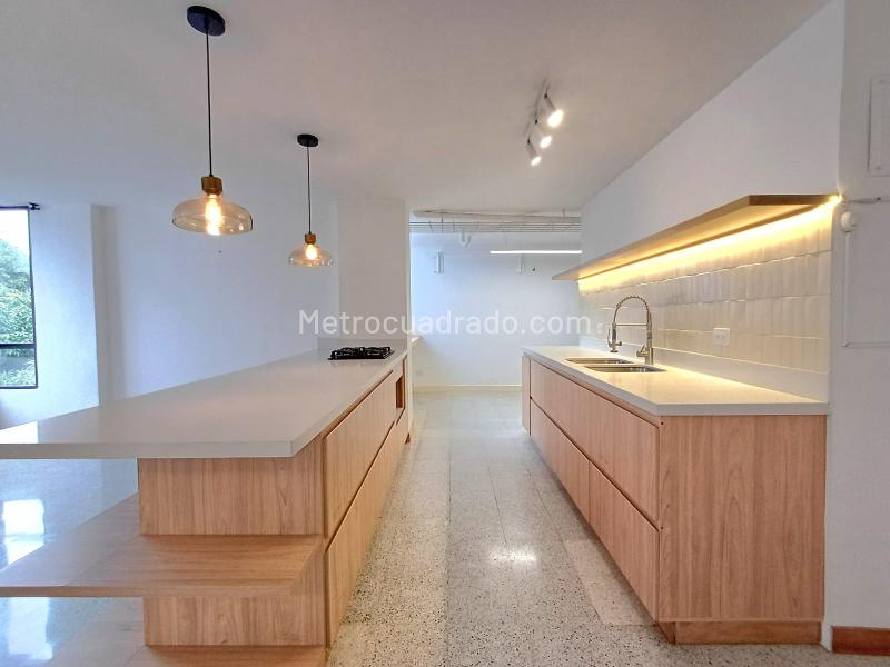 Apartamento en Arriendo, Milla De Oro, Medellín - 2