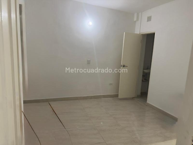 Apartaestudio de 1 Alcoba en Arriendo en Buenos Aires (Cerca al Tranvía) - 5